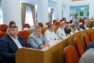 Беженцам и переселенцам бесплатно окажут юридическую помощь 